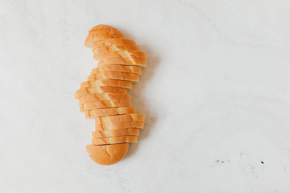 Glutenfritt och mjölkfritt bröd – saftigt formbröd (recept)